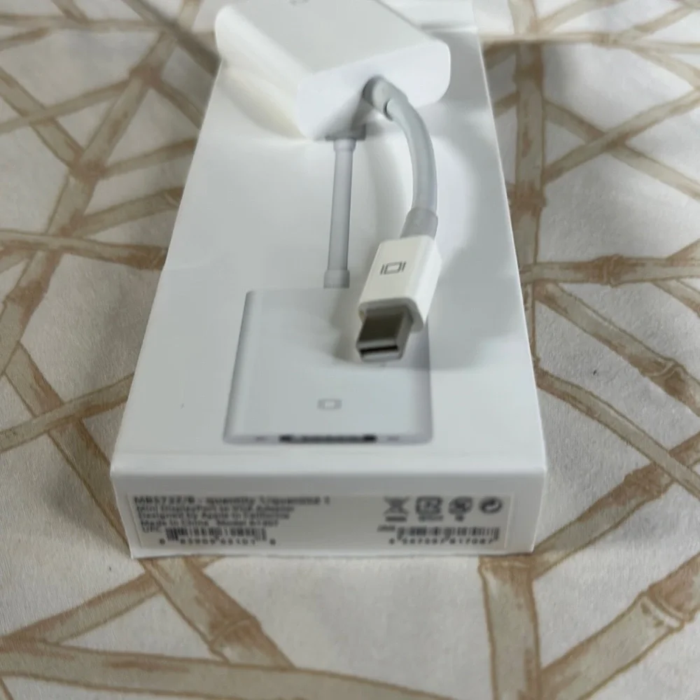 Apple Mini DisplayPort to VGA Adapter